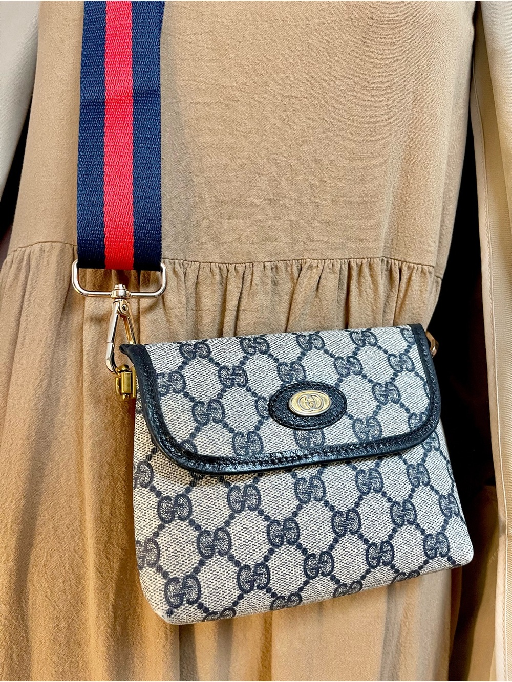 Authentic Gucci vintage GG canvas mini crossbody bag